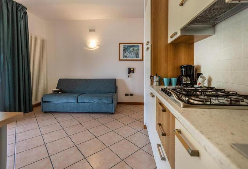 Apartamento 1 Dormitório com Sacada, Residence Villa Al Lido