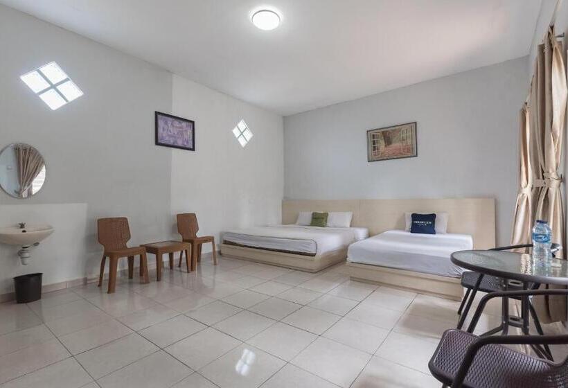 Семейный Номер, Urbanview Hotel D Pineapple Villa Ciater By Reddoorz