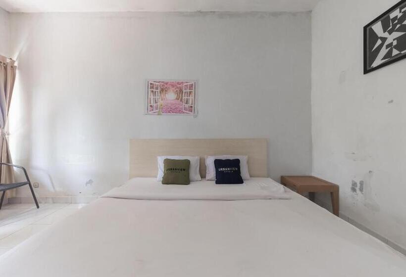 Номер Economy, Urbanview Hotel D Pineapple Villa Ciater By Reddoorz