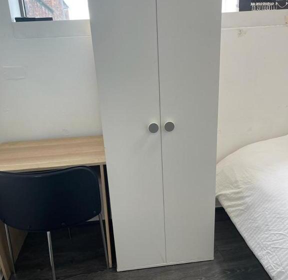 اتاق استاندارد یک تخته با سرویس بهداشتی مشترک, Rahman Hostel