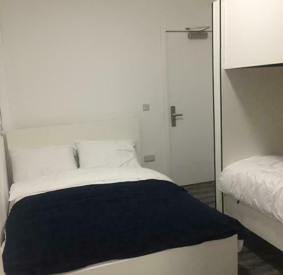 اتاق استاندارد چهار تخته, Rahman Hostel