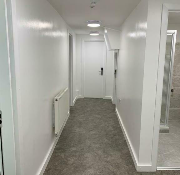 اتاق استاندارد چهار تخته, Rahman Hostel