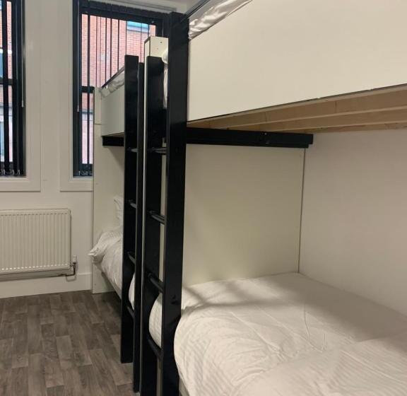 تختخواب در اتاق مشترک, Rahman Hostel