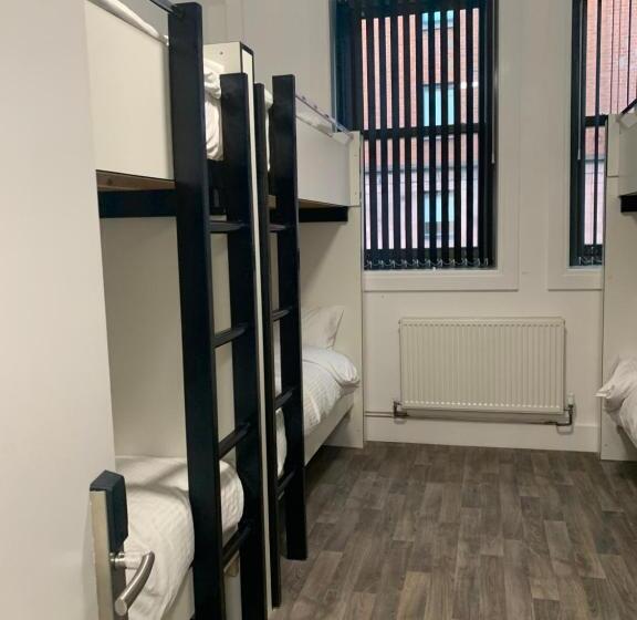 تختخواب در اتاق مشترک, Rahman Hostel