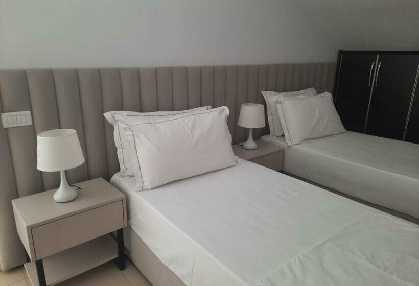 经济房, Guesthouse Pelivani