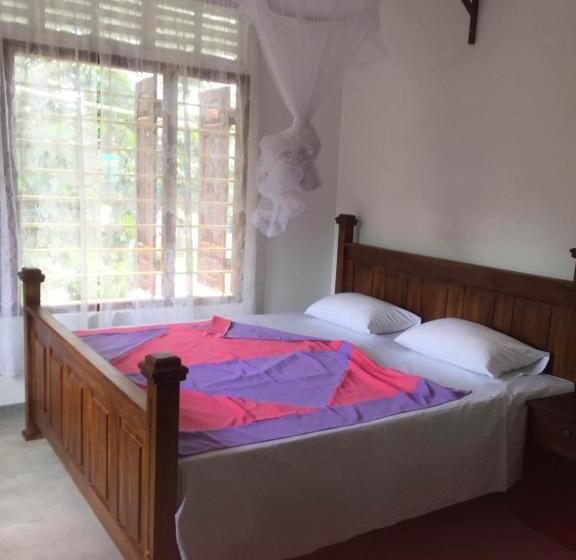 اتاق استاندارد, Mum&dad House