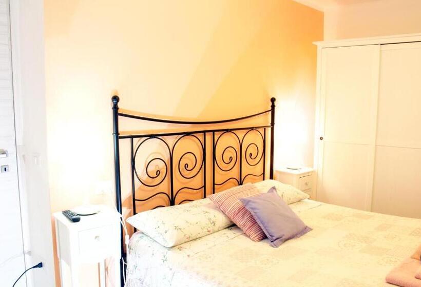 Четырехместный Номер Стандарт, La Magnolia Guests House