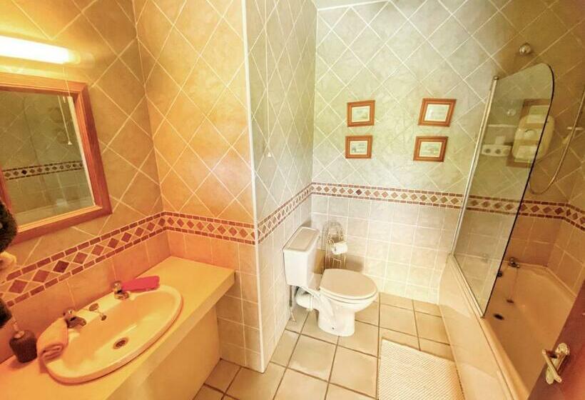 Номер Стандарт Вид на Сад, Dulrush Lodge Guest House, Restaurant And Self Catering