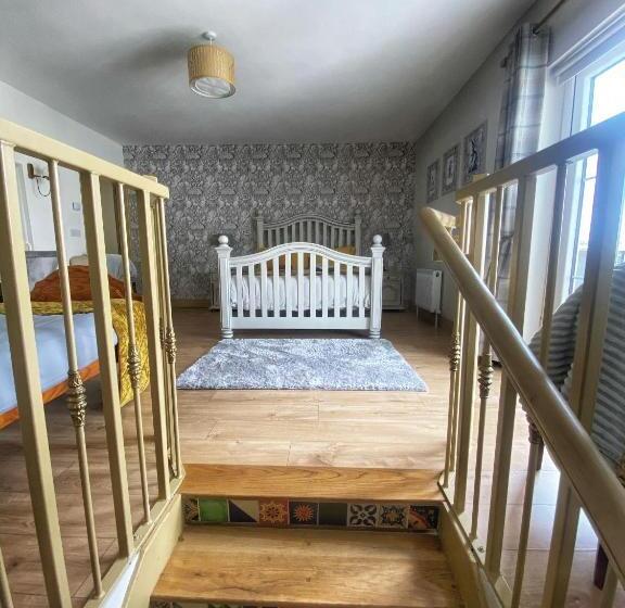 Трехместный Номер Deluxe, Dulrush Lodge Guest House, Restaurant And Self Catering