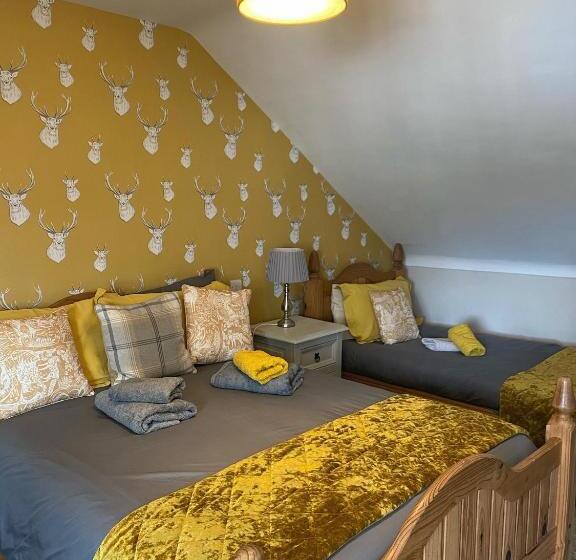 Семейный Номер Deluxe, Dulrush Lodge Guest House, Restaurant And Self Catering