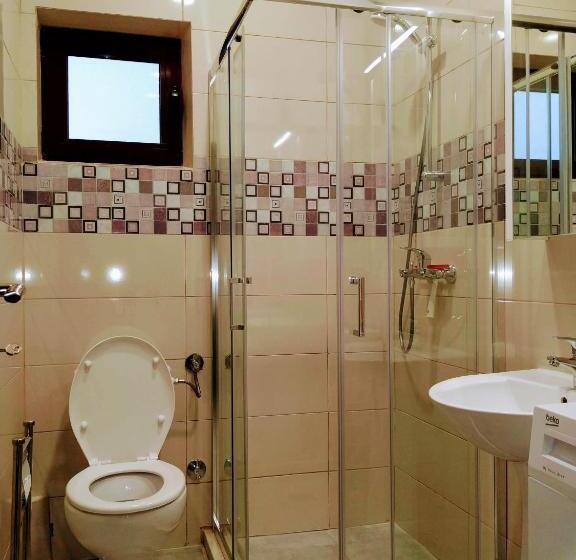 سوئیت با بالکن, Rooms & Apartments Vukasović