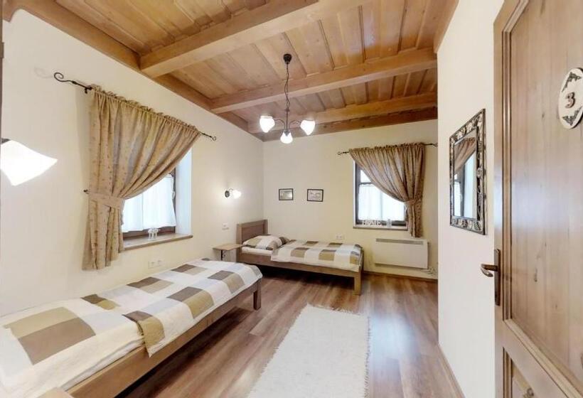 Апартаменты 2 Спальни, Tóth Vendégház és Apartmanház újfehértó