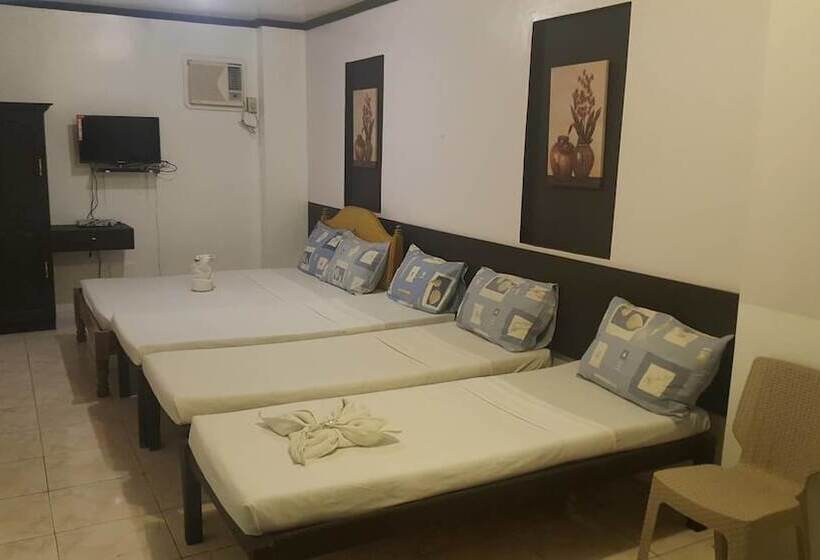패밀리 룸, Center Parkway Pension House