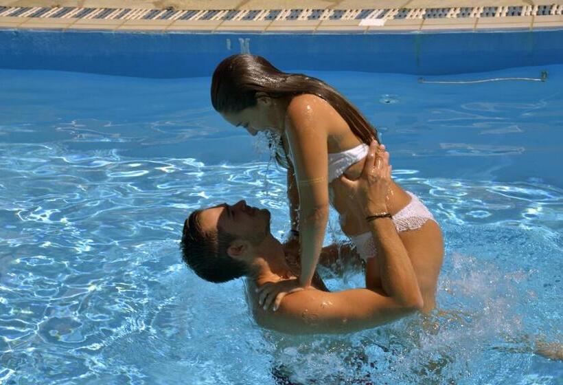 Полулюкс Вид на Сад, Anofli Suites