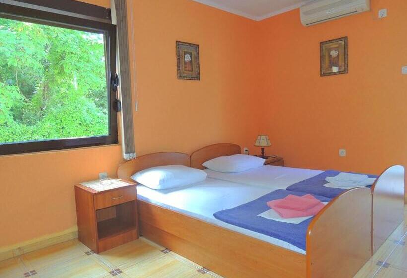 Standard room with outdoor bath, Villa Budvanka Guesthouse