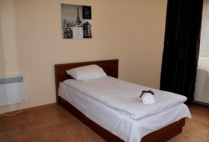 اتاق استاندارد, Family Hotel Square
