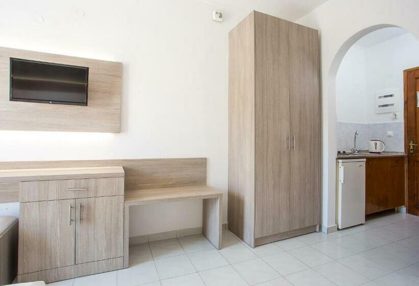 استودیوی استاندارد, Maroula Studios