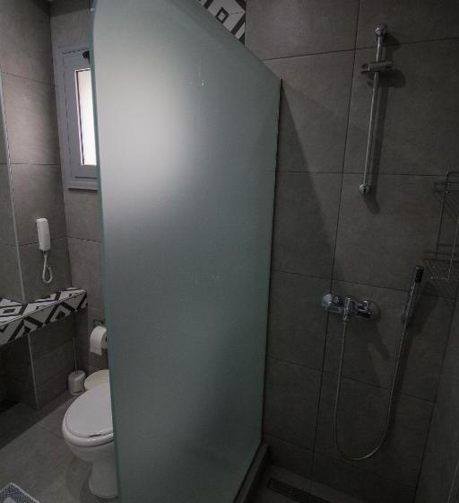 سوییت سوپریور, Maroula Studios