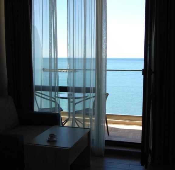 Номер Deluxe Вид на Море с Балконом, Royal Grand Hotel And Spa   All Inclusive And Free Beach Accsess