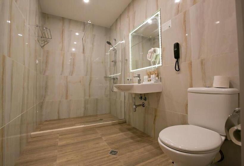 Номер Deluxe Вид на Парк, Royal Grand Hotel And Spa   All Inclusive And Free Beach Accsess