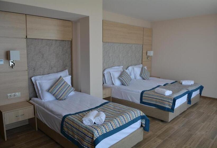 Семейный Номер, Royal Grand Hotel And Spa   All Inclusive And Free Beach Accsess