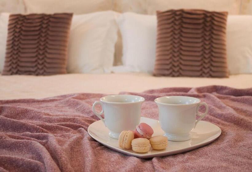 Quarto Triplo Deluxe, Accanto Al Centro B&b