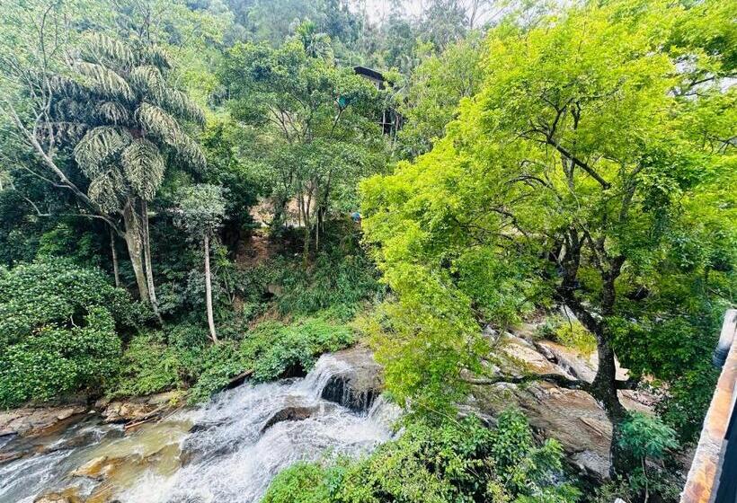 Номер Deluxe с Балконом, River Splendour Home Stay