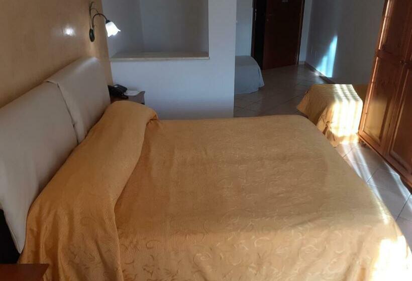 4인용 스탠다드 룸, H  Rooms La Darsena
