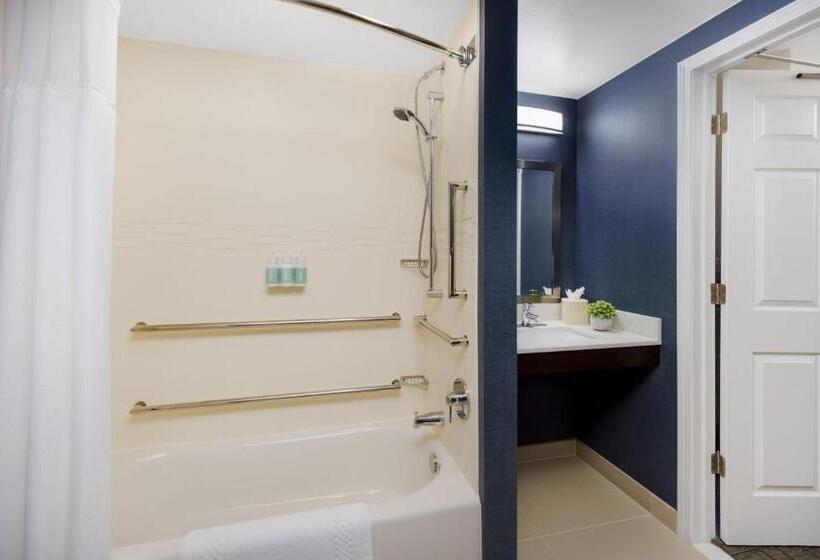 Люкс Кровать Кинг, Residence Inn Boston Franklin