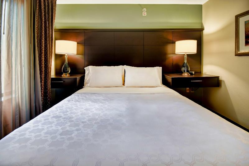 스탠다드 스튜디오, Staybridge Suites Middleton/madison West, An Ihg