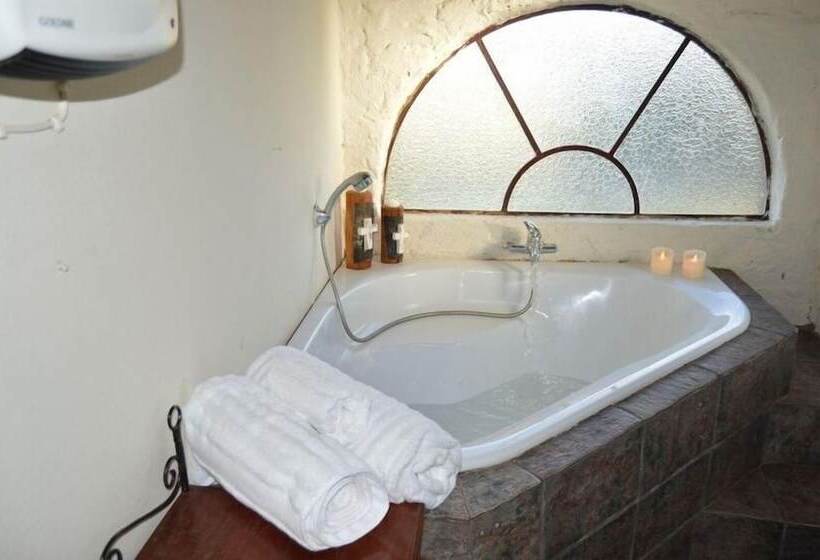 Четырехместный Номер Стандарт, Ladybrand Khaya Farm Lodge