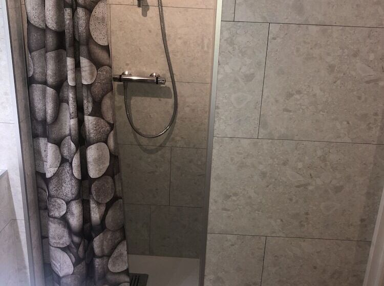 Номер Стандарт Трехместный, L Auberge Fleurie