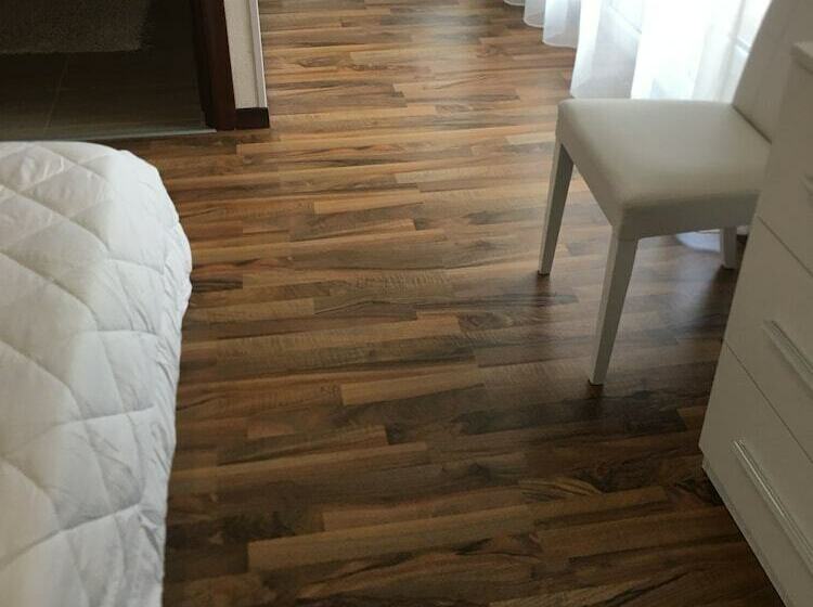 Номер Стандарт Вид на Озеро, Al Lago