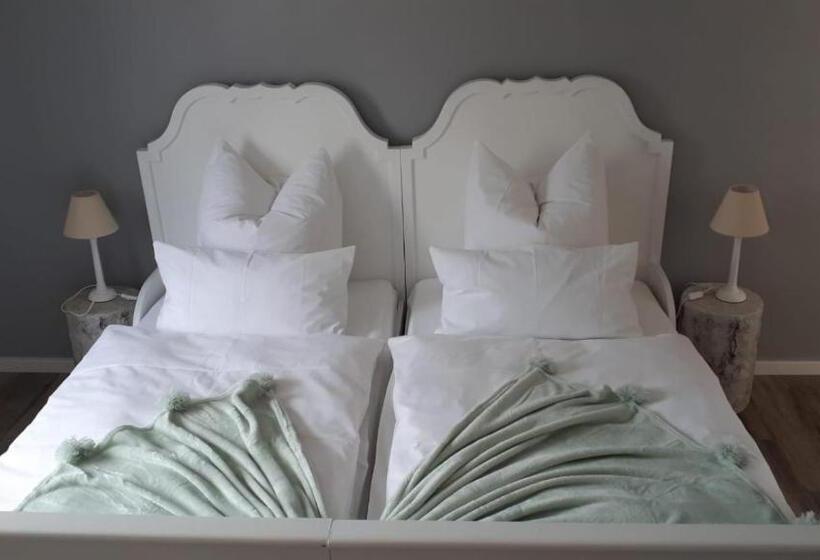 Апартаменты 2 Спальни, Guest House Dommitzsch