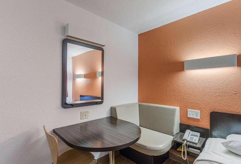 标准间, Motel 6 Oshkosh, Wi