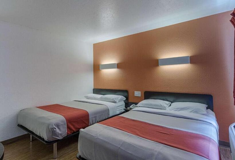 四人标准间, Motel 6 Oshkosh, Wi