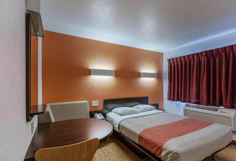 适合残疾人使用的标准间, Motel 6 Oshkosh, Wi