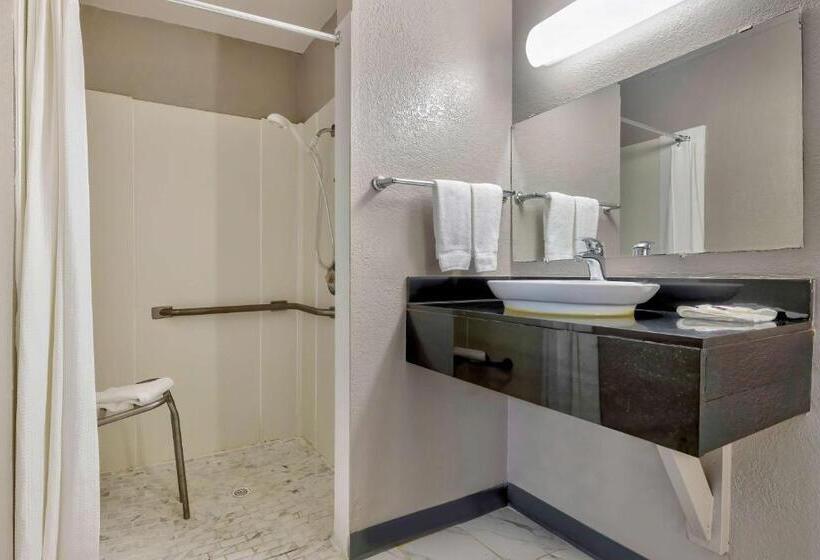适合残疾人使用的标准间, Motel 6 Oshkosh, Wi
