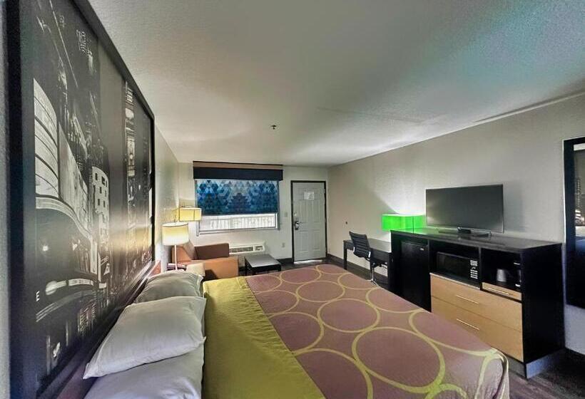 Люкс Deluxe Кровать Кинг, Super 8 By Wyndham Prattville Montgomery
