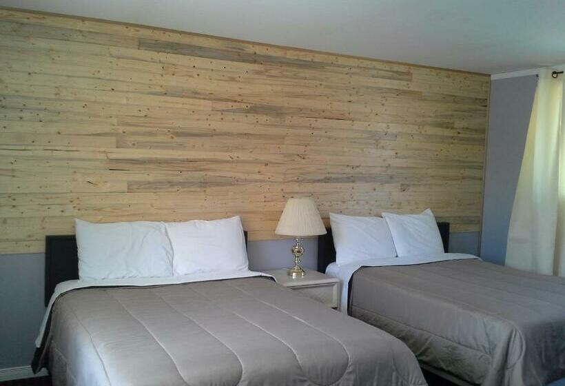 带2个双人床的标准工作室, Bay Lake Inn   Frontiersman Motel