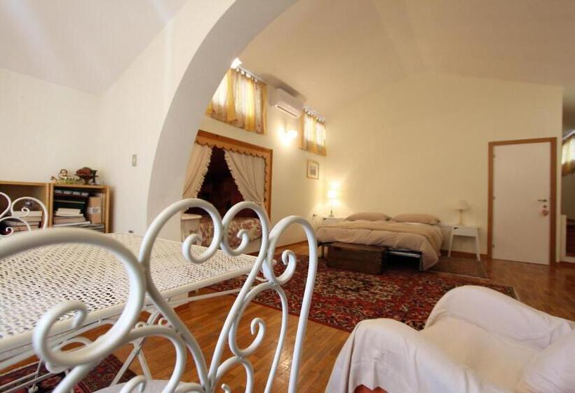 سوئیت 2 خوابه, Villa Carol Appartamento E B&b