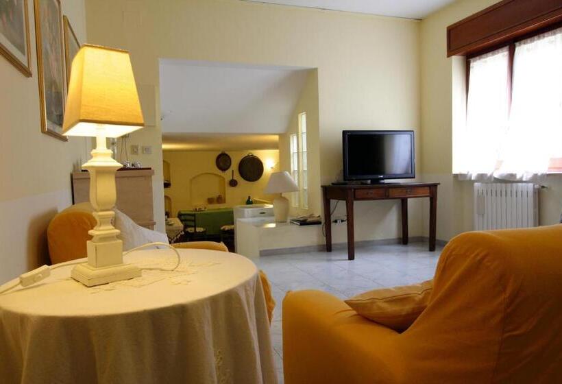 2 Bedroom Apartment Garden View, Villa Carol Appartamento E B&b
