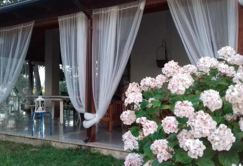 اتاق سه‌نفرۀ استاندارد با سرویس بهداشتی بیرون از اتاق, Villa Carol Appartamento E B&b