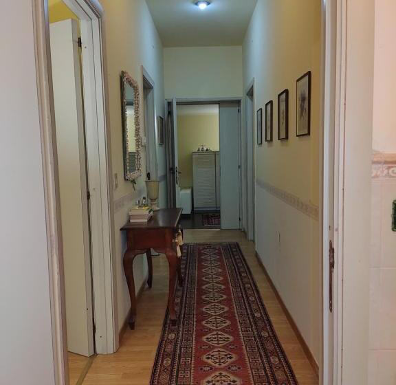 اتاق سه‌نفرۀ استاندارد با سرویس بهداشتی بیرون از اتاق, Villa Carol Appartamento E B&b