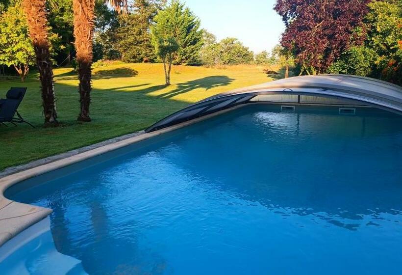 Номер Deluxe с Балконом, Relais De La Tour