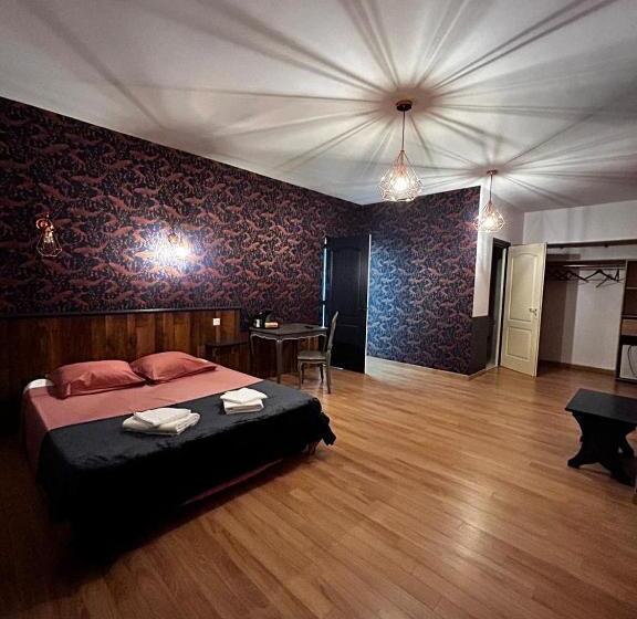 Номер Стандарт с Террасой, Relais De La Tour