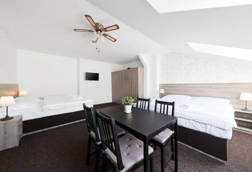 Семейный Номер, Ski Hotel Svoboda Nad Upou