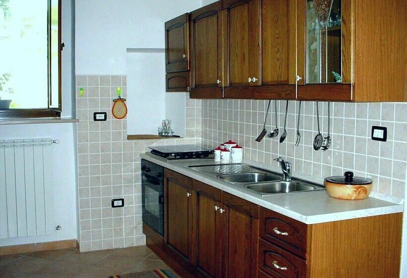 آپارتمان خانوادگی, Agriturismo Arcomano