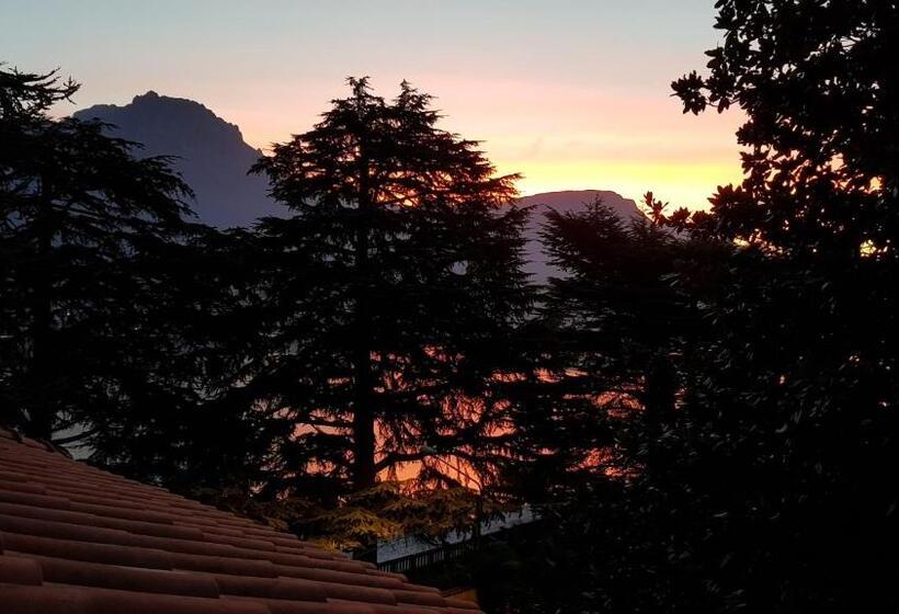 Номер Стандарт Вид на Озеро, Villa Ucci