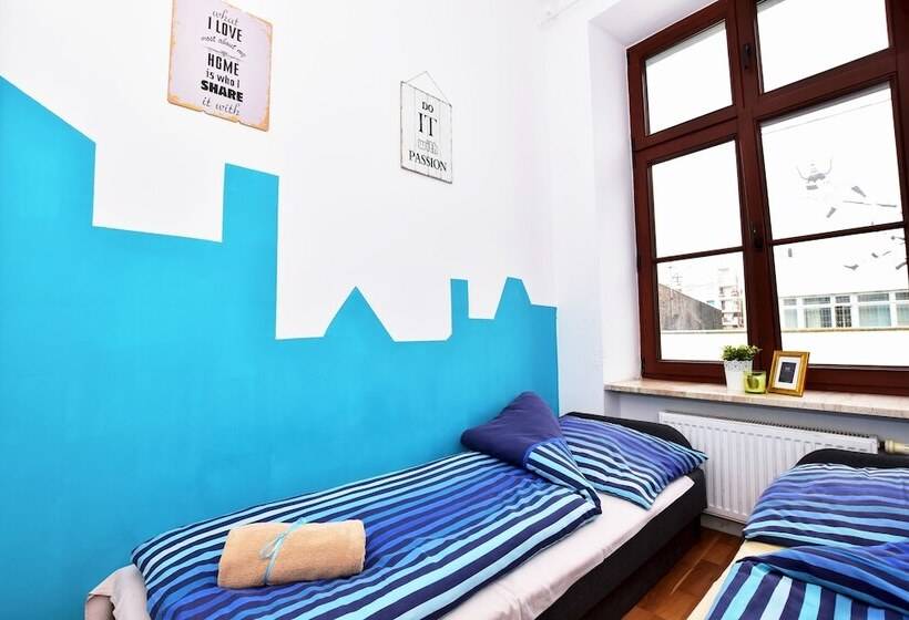 غرفة قياسية حمام مشترك, City Central Hostel   Pokoje Prywatne